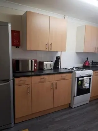 Executive Ev, Banyolu/Duşlu (Spacious 5 Bedr Townhouse)