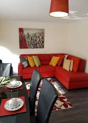 Executive Ev, Banyolu/Duşlu (Spacious 5 Bedr Townhouse)