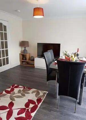Executive Ev, Banyolu/Duşlu (Spacious 5 Bedr Townhouse)
