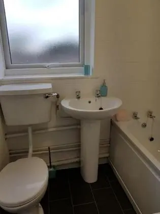 Executive Ev, Banyolu/Duşlu (Spacious 5 Bedr Townhouse)