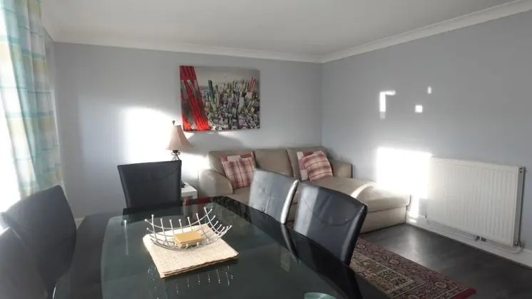 Executive Ev, Banyolu/Duşlu (Spacious 5 Bedr Townhouse)