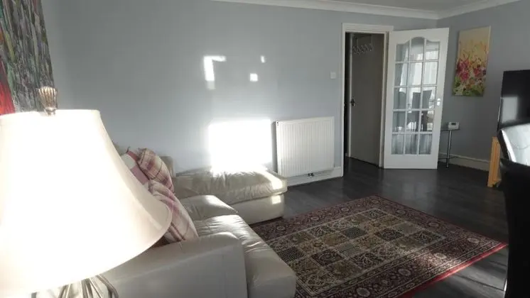 Executive Ev, Banyolu/Duşlu (Spacious 5 Bedr Townhouse)