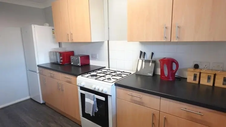 Executive Ev, Banyolu/Duşlu (Spacious 5 Bedr Townhouse)