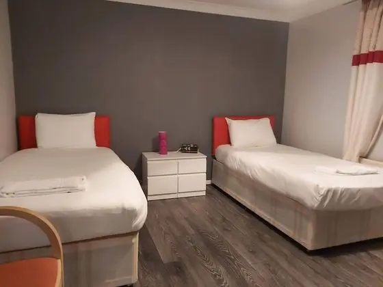 Ev, Özel Banyo, Bahçe Manzaralı