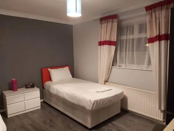 Ev, Özel Banyo, Bahçe Manzaralı