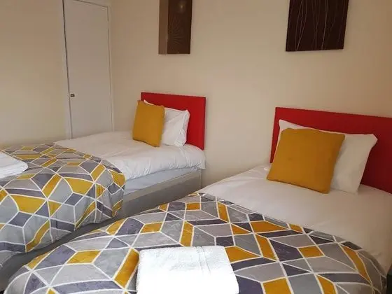 Deluxe Ev, Özel Banyo, Bahçe Manzaralı (Spacious 3 Bedr (6+ Pax))