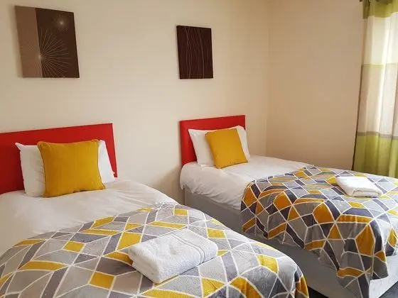 Deluxe Ev, Özel Banyo, Bahçe Manzaralı (Spacious 3 Bedr (6+ Pax))