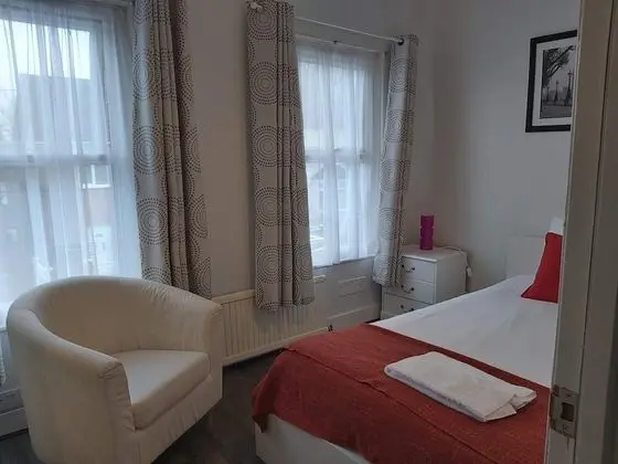 Economy Ev, Özel Banyo, Bahçe Manzaralı (Contractors | Traders)