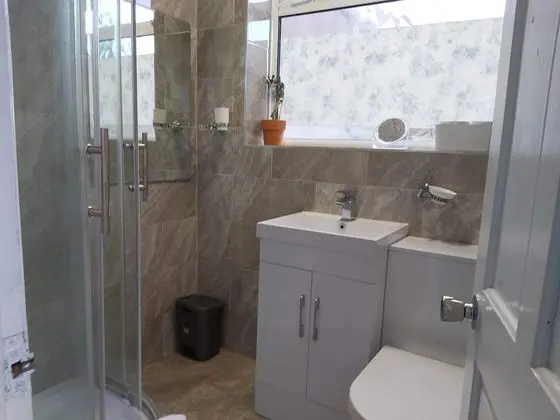 Economy Ev, Özel Banyo, Bahçe Manzaralı (Contractors | Traders)