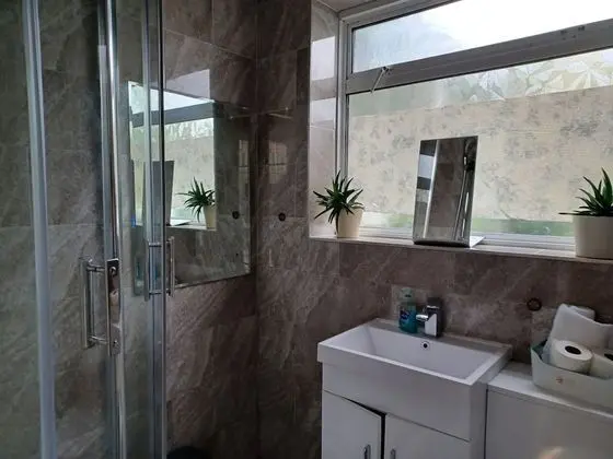 Economy Ev, Özel Banyo, Bahçe Manzaralı (Contractors | Traders)