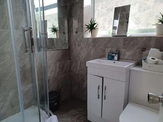 Economy Ev, Özel Banyo, Bahçe Manzaralı (Contractors | Traders)