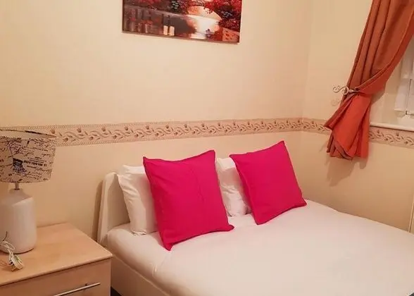 Business Ev, Özel Banyo (4 Bedr Corporate Housing)