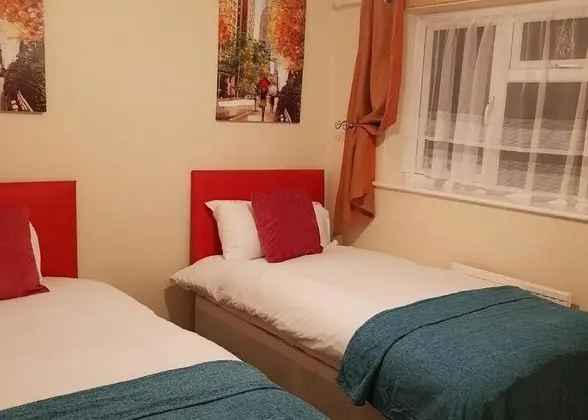 Business Ev, Özel Banyo (4 Bedr Corporate Housing)