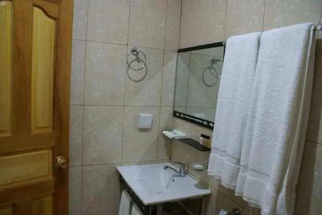 Standard Tek Büyük Yataklı Oda