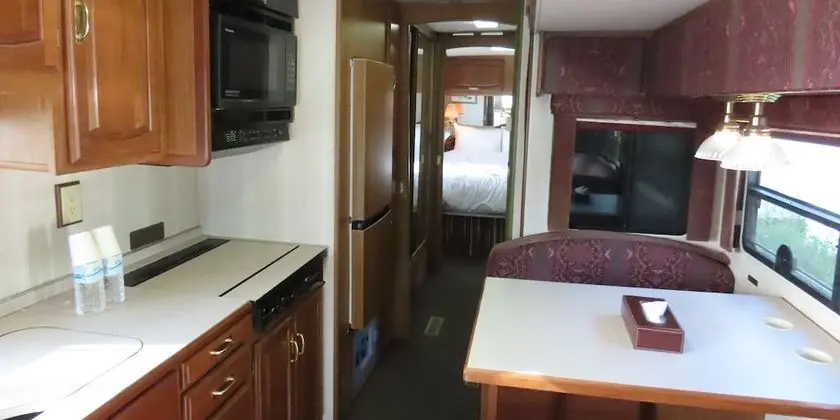 Deluxe Tek Büyük Yataklı Oda, Sigara İçilmez (Mobile Camping Car, with extra bed)