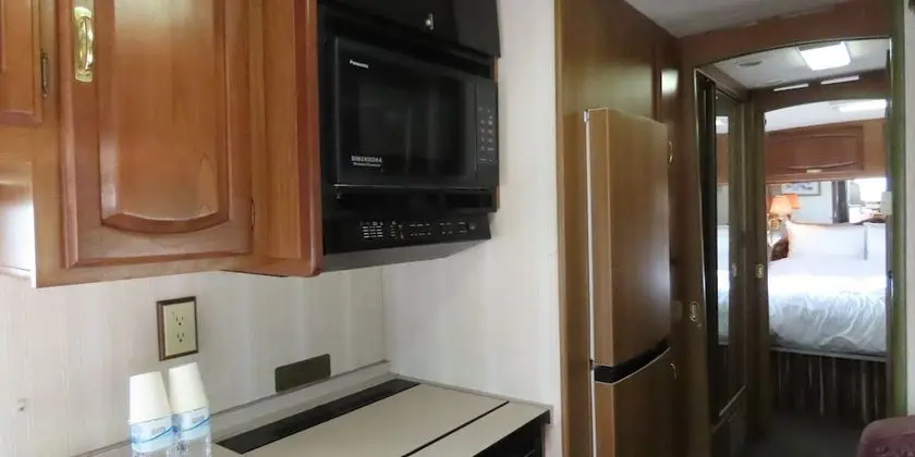 Deluxe Tek Büyük Yataklı Oda, Sigara İçilmez (Mobile Camping Car, with extra bed)
