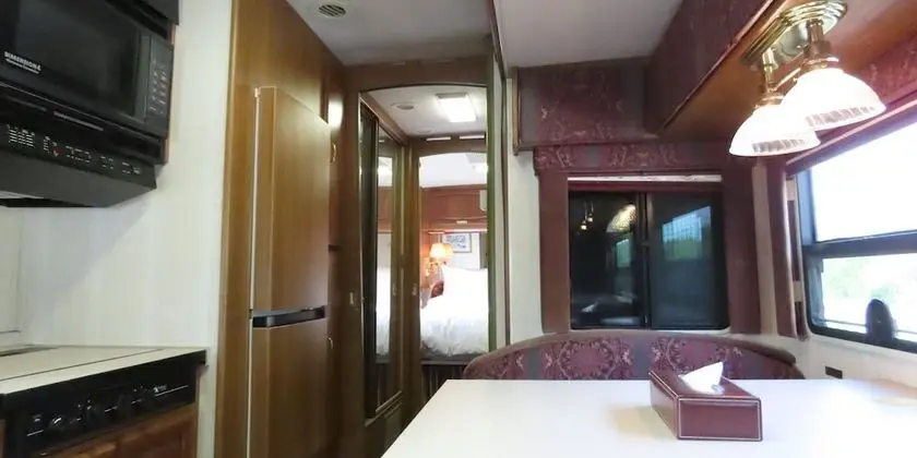 Deluxe Tek Büyük Yataklı Oda, Sigara İçilmez (Mobile Camping Car, with extra bed)