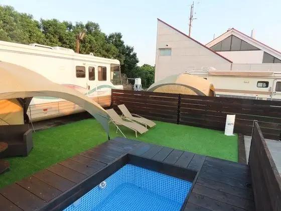 Deluxe Tek Büyük Yataklı Oda, Sigara İçilmez (Mobile Camping Car, with extra bed)