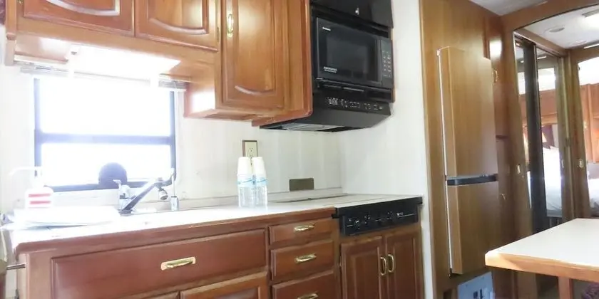 Deluxe Tek Büyük Yataklı Oda, Sigara İçilmez (Mobile Camping Car, with extra bed)