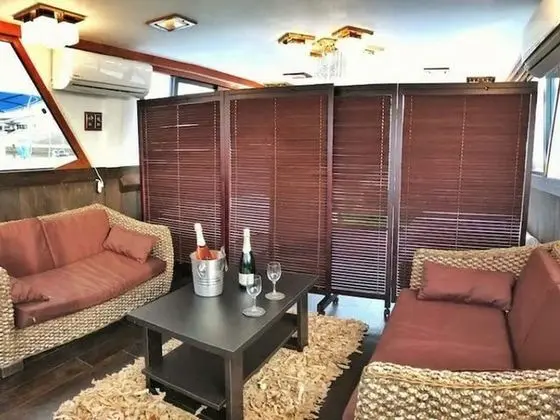 Dört Kişilik Oda, Sigara İçilmez (inside Cruiser, Mixed)