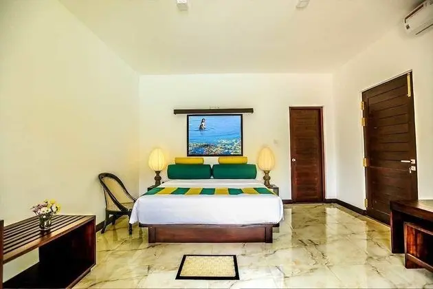 Lake View Deluxe Room