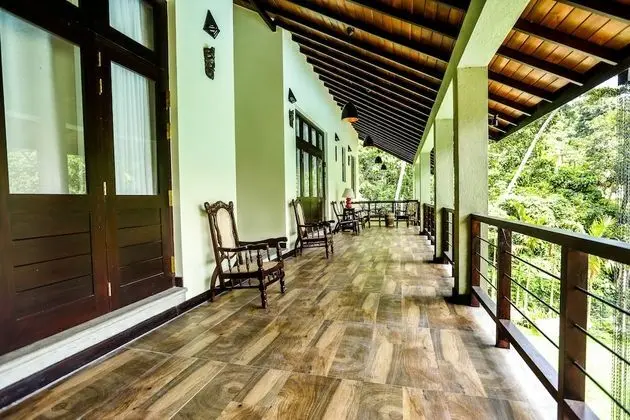 Lake View Deluxe Room