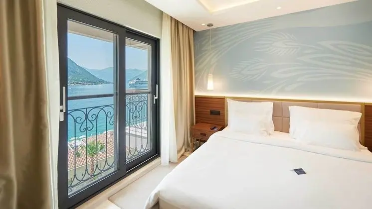 Deluxe Tek Büyük Yataklı Oda, Deniz Manzaralı