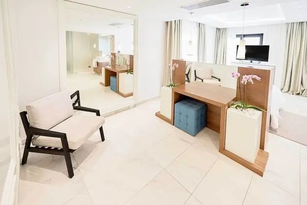 Huma Sea View Suite