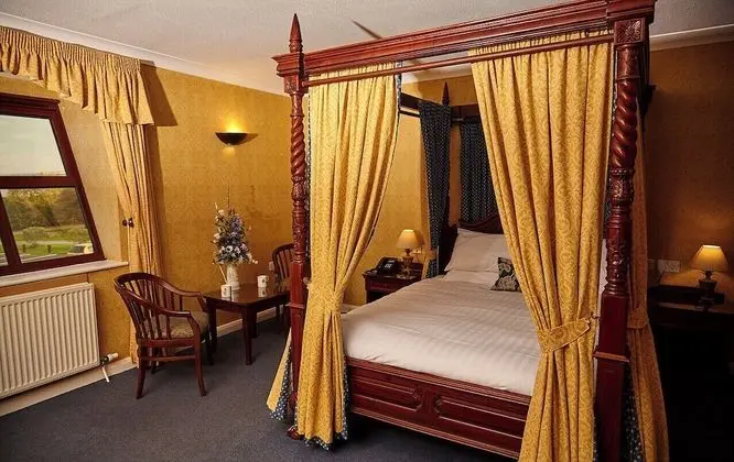 Honeymoon Tek Büyük Yataklı Oda (Superior Four Poster )