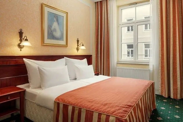 Comfort Tek Büyük Yataklı Oda