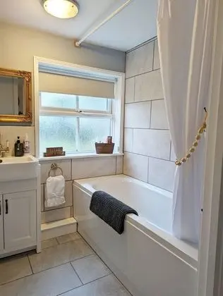 Apart Daire, Özel Banyo (The granary)