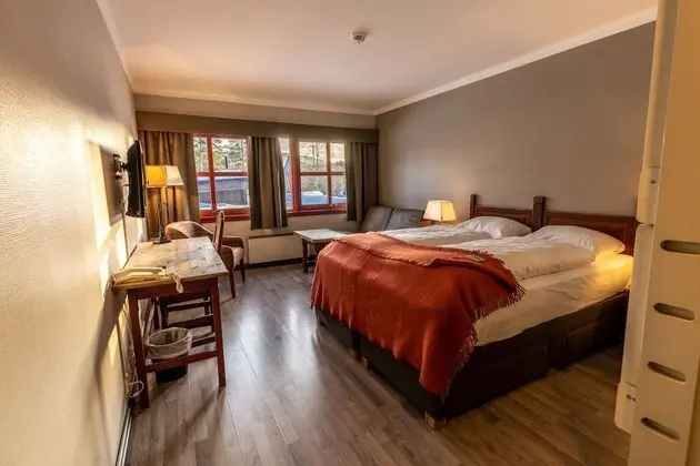 Premium Oda (3 adults + 3 children)