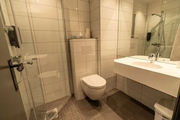 Tek Büyük Yataklı Oda, Balkon