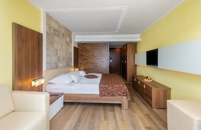 Tek Büyük veya İki Ayrı Yataklı Oda