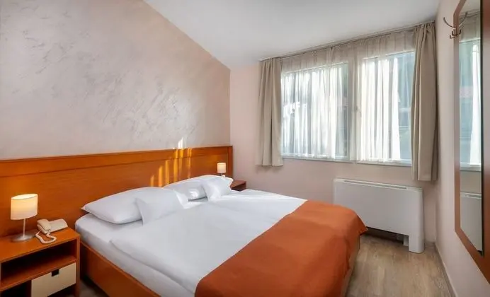 Tek Büyük veya İki Ayrı Yataklı Oda