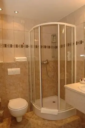 Tek Büyük veya İki Ayrı Yataklı Oda, Balkon