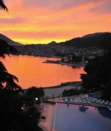 Tek Büyük veya İki Ayrı Yataklı Oda, Balkon