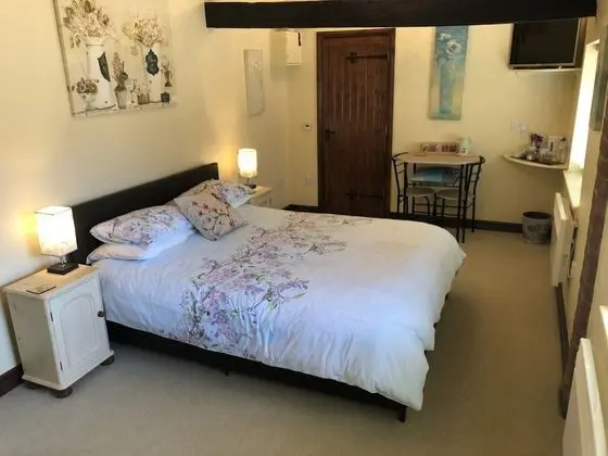 Deluxe Tek Büyük Yataklı Oda, Banyolu/Duşlu, Avlu Manzaralı (The Manger)