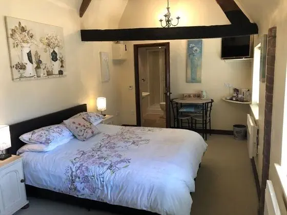 Deluxe Tek Büyük Yataklı Oda, Banyolu/Duşlu, Avlu Manzaralı (The Manger)