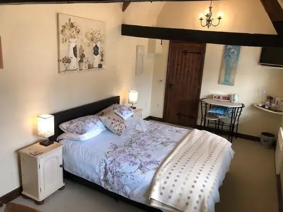 Deluxe Tek Büyük Yataklı Oda, Banyolu/Duşlu, Avlu Manzaralı (The Manger)