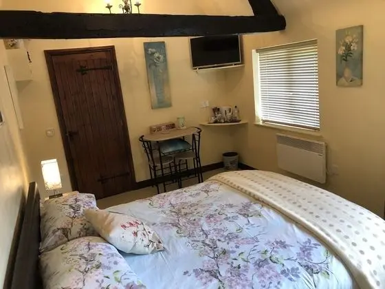 Deluxe Tek Büyük Yataklı Oda, Banyolu/Duşlu, Avlu Manzaralı (The Manger)