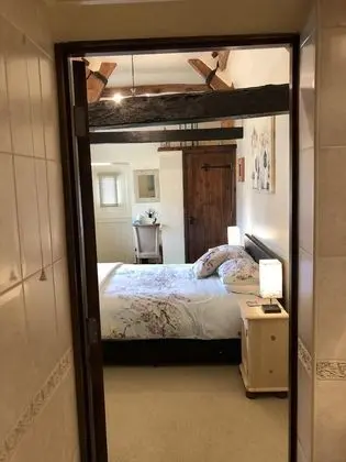 Deluxe Tek Büyük Yataklı Oda, Banyolu/Duşlu, Avlu Manzaralı (The Manger)