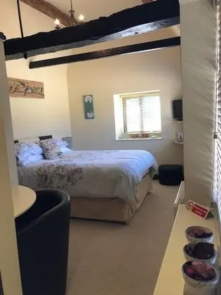 Deluxe Tek Büyük Yataklı Oda, Banyolu/Duşlu, Avlu Manzaralı (The Tack Room)