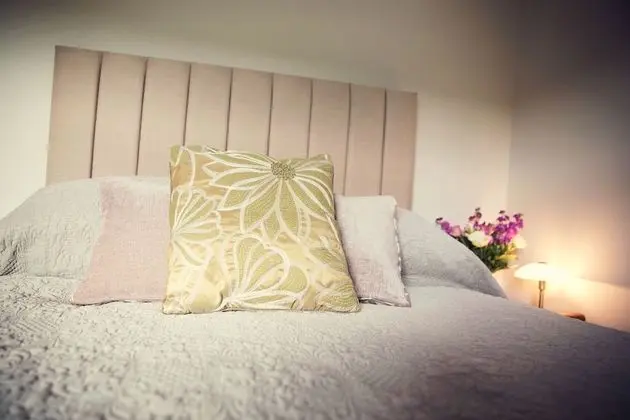 Tek Büyük Yataklı Oda, 1 Çift Kişilik Yatak (Marsh Marrigold Room)