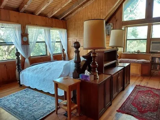 Kulübe (Hunters Hike - Secluded - 160 acre HU)