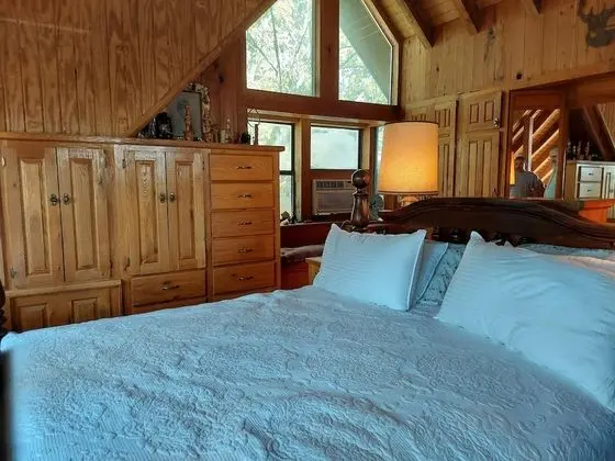 Kulübe (Hunters Hike - Secluded - 160 acre HU)