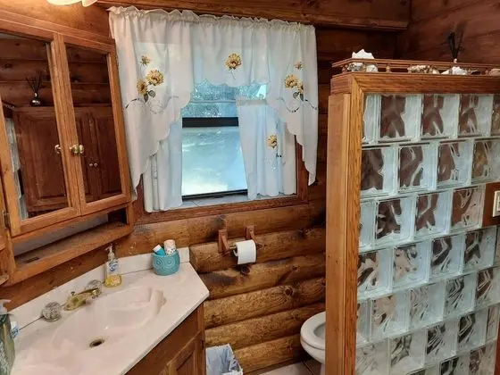Kulübe (Hunters Hike - Secluded - 160 acre HU)