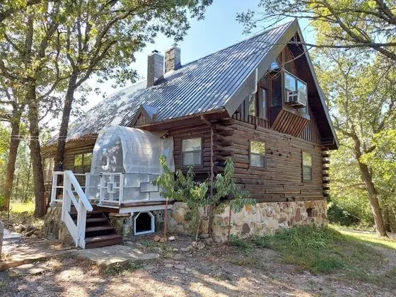 Kulübe (Hunters Hike - Secluded - 160 acre HU)