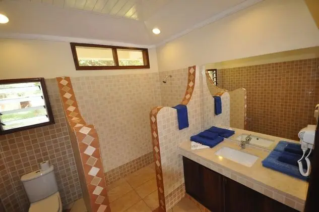 Deluxe Tek Büyük Yataklı Oda, Havuz Manzaralı