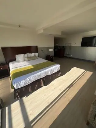Junior Oda, 1 En Büyük (King) Boy Yatak, Balkon, Okyanusa Sıfır